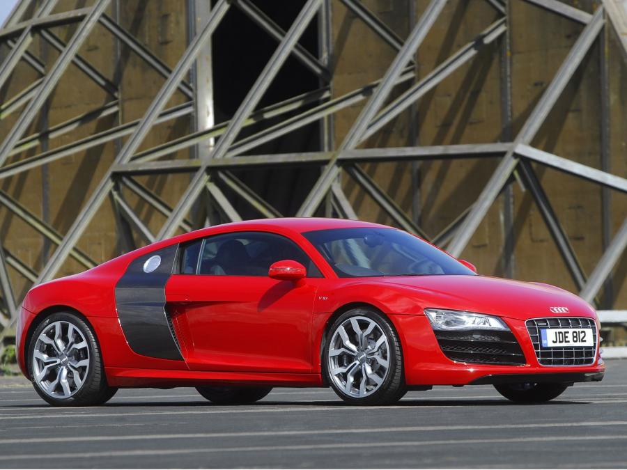  Audi R8 V10 2009 года  (UK) (фото 14 из 21)